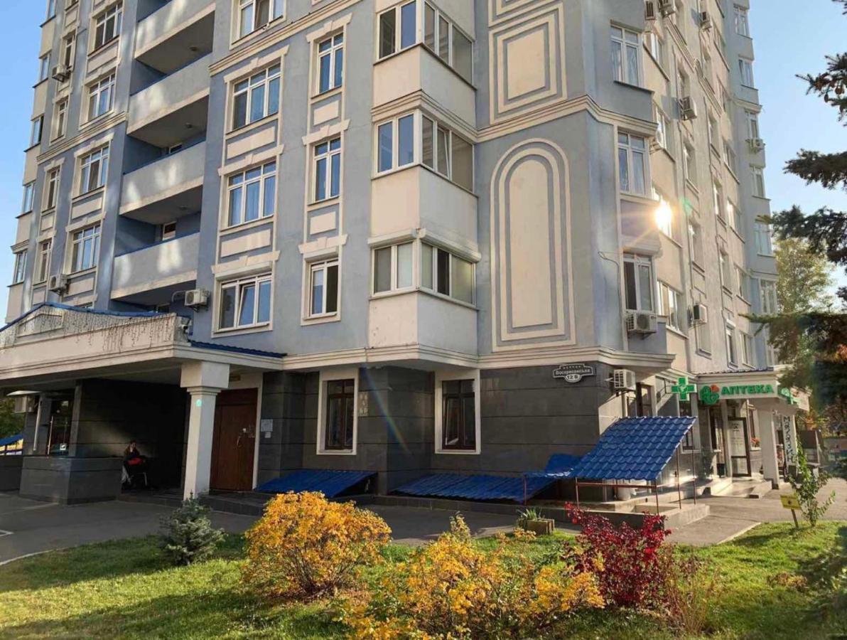 Modern Apartment Near Park Kiev Luaran gambar