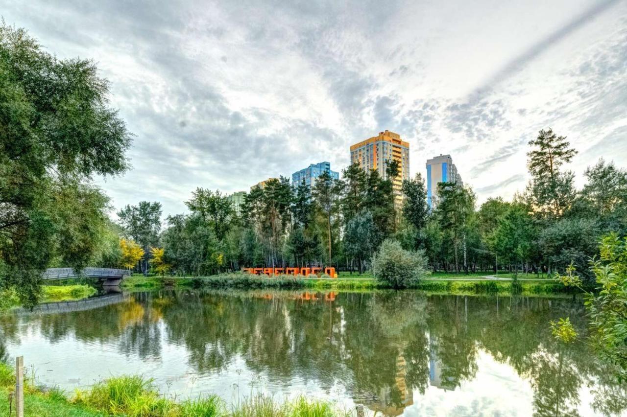 Modern Apartment Near Park Kiev Luaran gambar