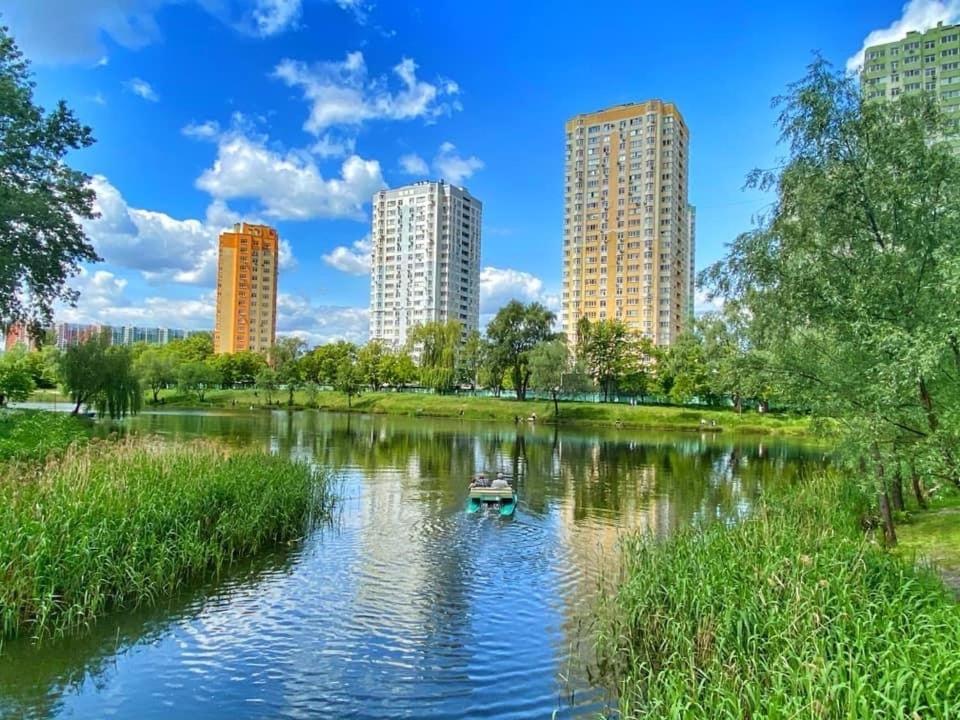 Modern Apartment Near Park Kiev Luaran gambar